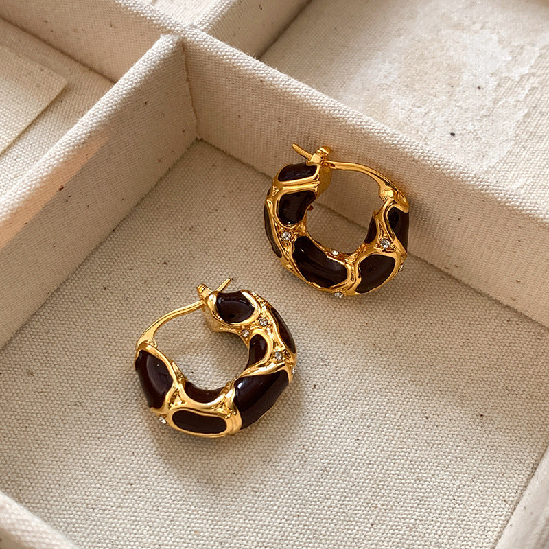 EHAO Electroplated Vintage Maillard Claret Enamel C-shaped Earrings for Women Luxury Niche high-end Earrings